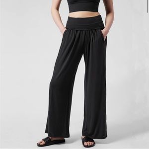 Athleta Studio Wide Leg Pant XXS Black Wide Elastic Waist Stash Pockets #6843